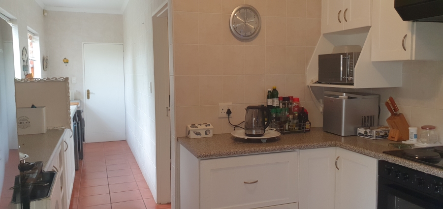 To Let 3 Bedroom Property for Rent in Chanteclair Western Cape